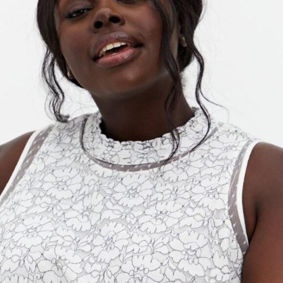 Torrid Brand White Lace Mock Neck Tank Top Tunic Floral Black Women's size 5 28 - Picture 3 of 7